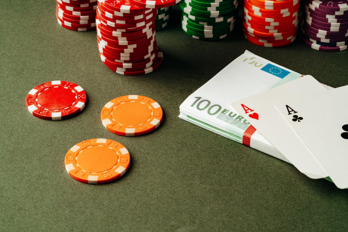 Вывод денег с ПокерОк: правила и условия